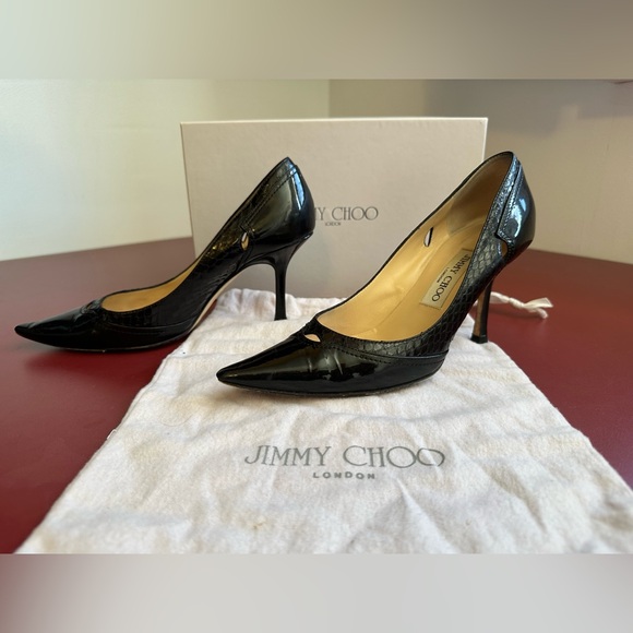 Size 37 1/2 Jimmy Choo Black Patent and Snakeskin Heels in Excellent condition! - Picture 3 of 8